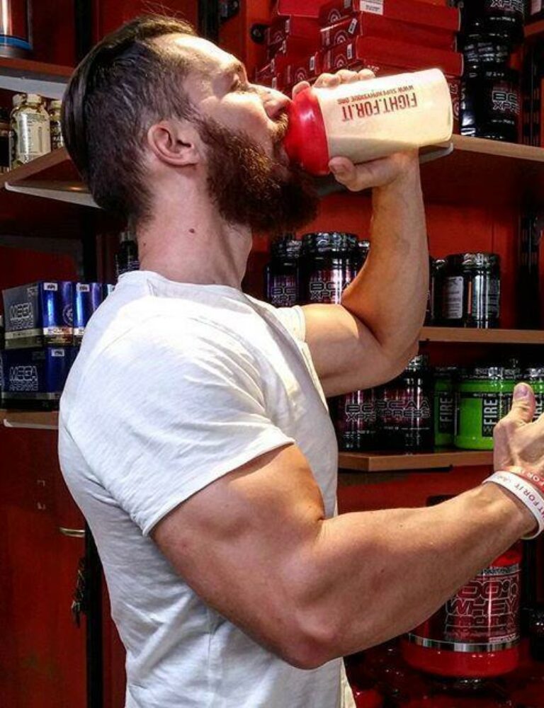 Prendre un shaker au lieu de manger ? 32 26297707 550320545322476 2037137386885873664 n