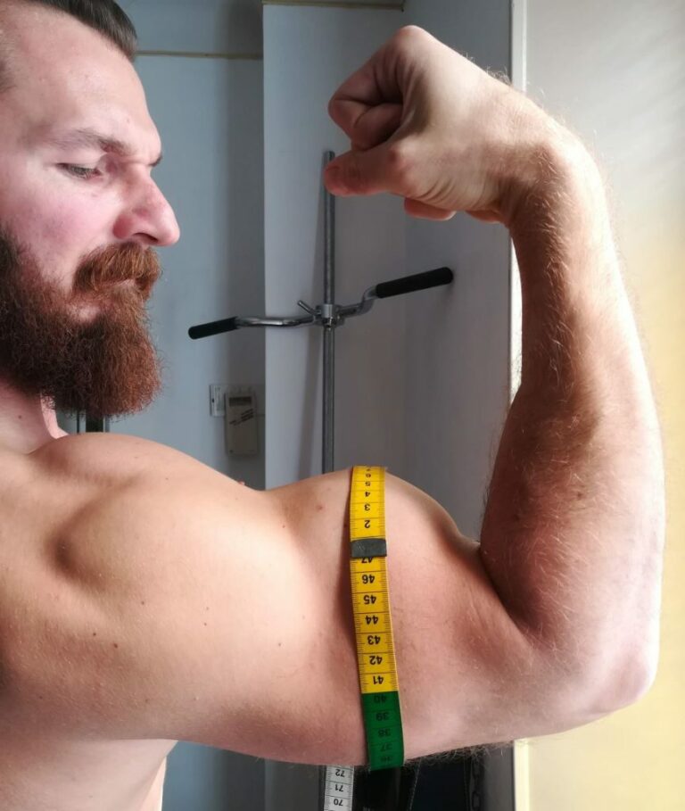 Muscler ses biceps sans matériel La Méthode Street